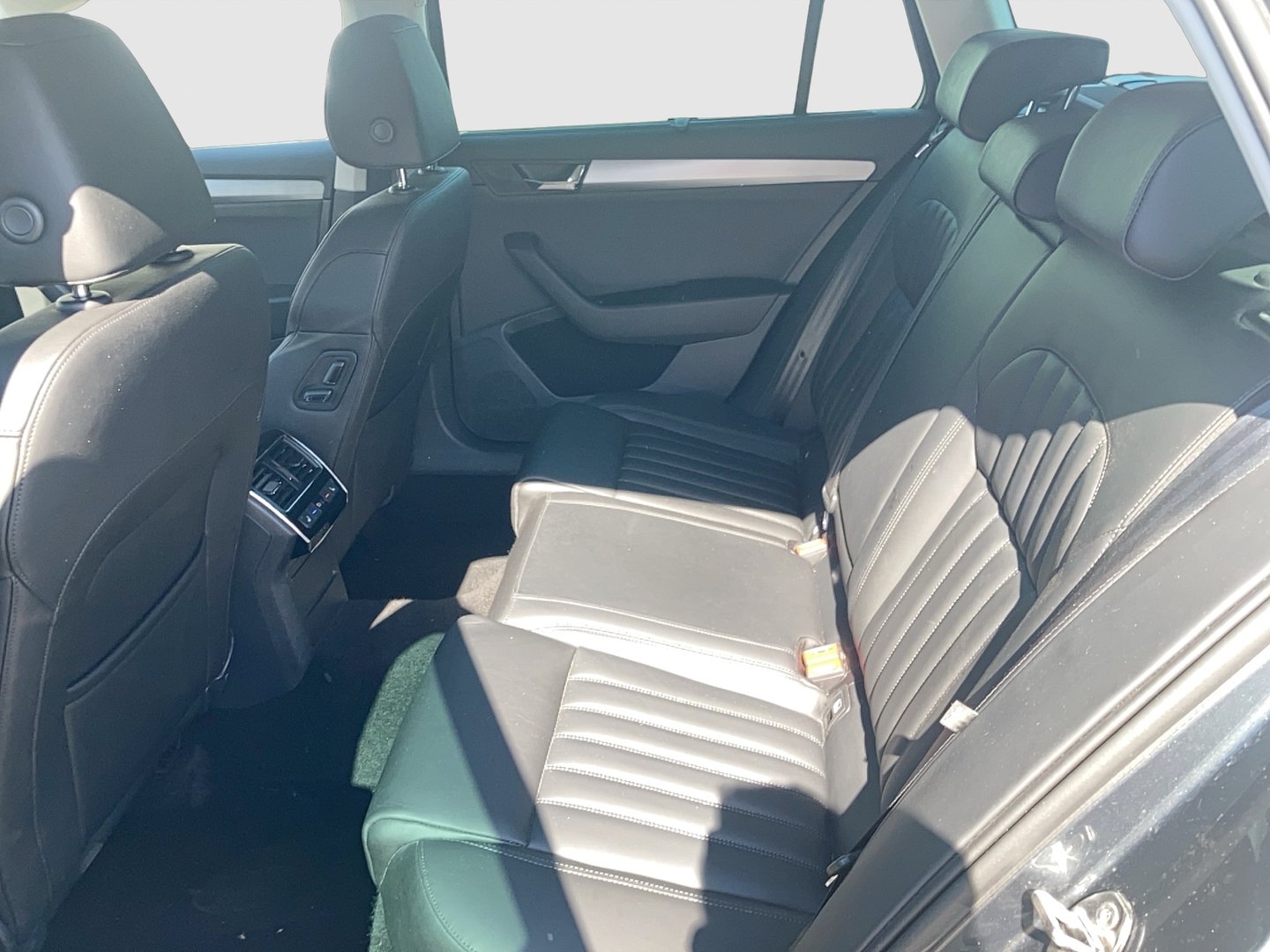 Škoda SUPERB Combi Style TDI DSG | Bild 26 von 30