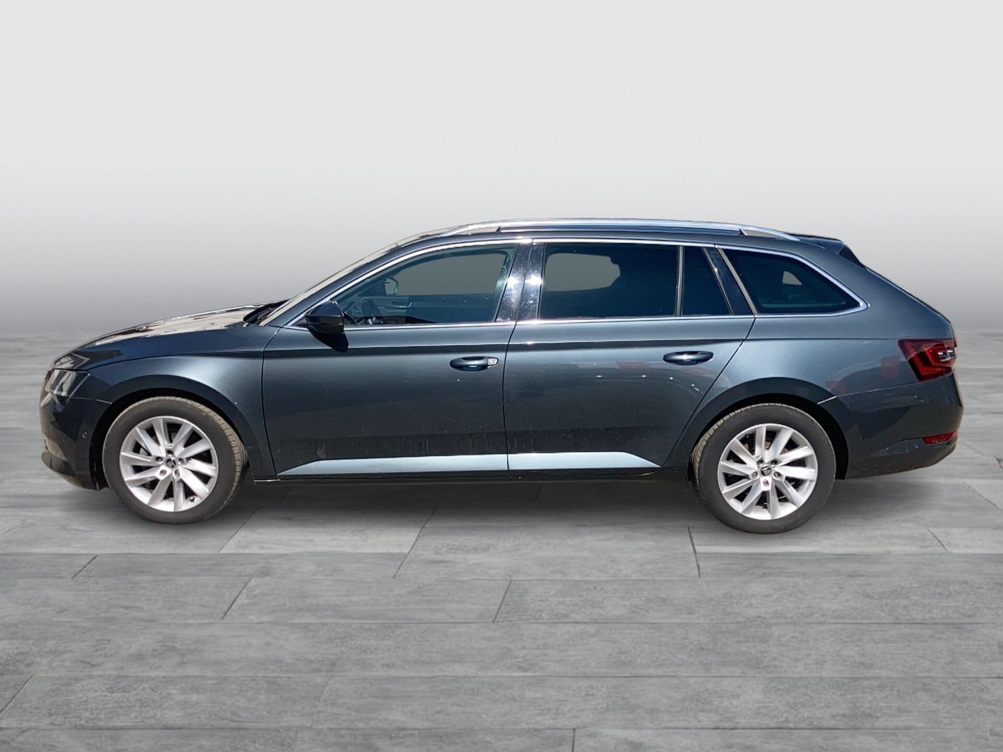 Škoda SUPERB Combi Style TDI DSG | Bild 2 von 30