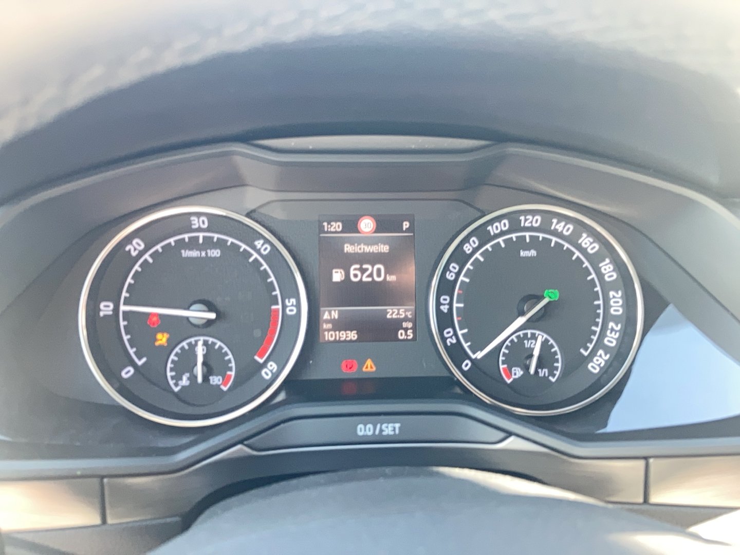 Škoda SUPERB Combi Style TDI DSG | Bild 9 von 30