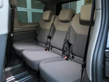 VW Multivan Life eHybrid 180 kW 4MOTION in Deepblack Perleffekt