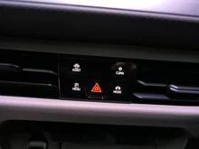 VW Multivan Life eHybrid 180 kW 4MOTION in Deepblack Perleffekt