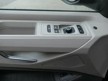VW Multivan Life eHybrid 180 kW 4MOTION in Deepblack Perleffekt