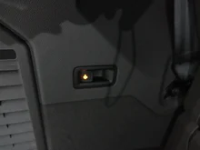 VW Multivan Life eHybrid 180 kW 4MOTION in Deepblack Perleffekt