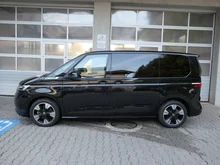 VW Multivan Life eHybrid 180 kW 4MOTION in Deepblack Perleffekt