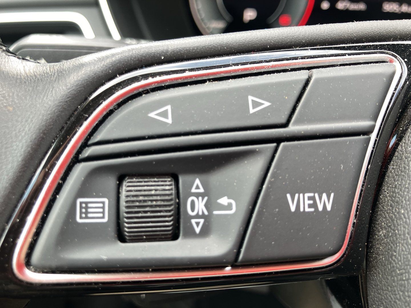 Audi A4 Limousine 30 TDI | Bild 12 von 21