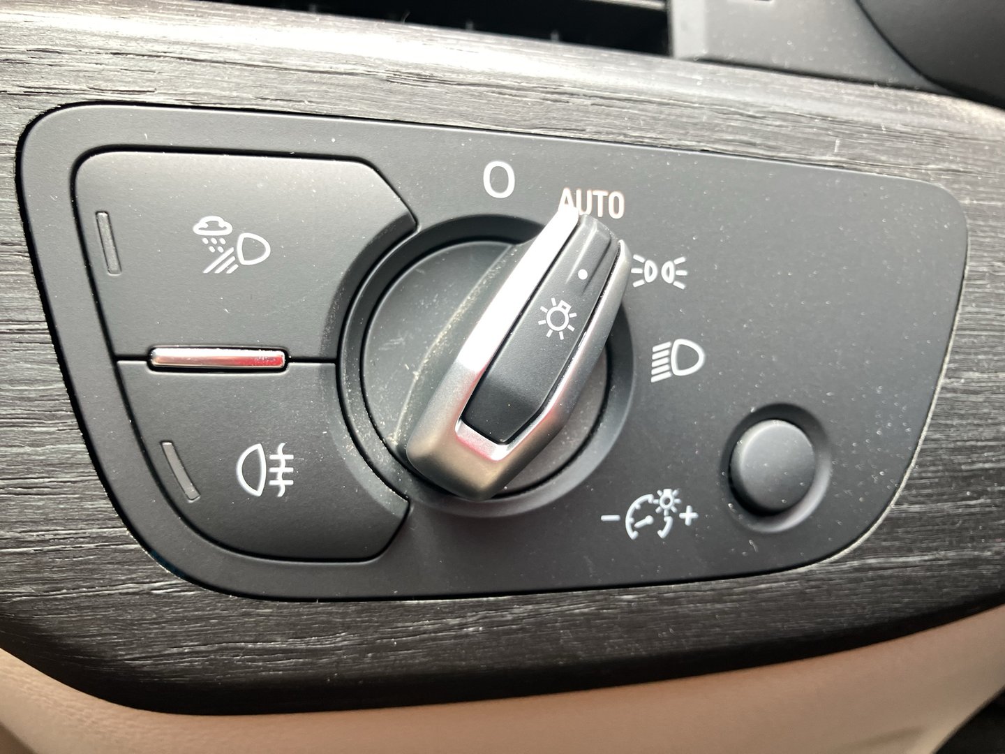 Audi A4 Limousine 30 TDI | Bild 8 von 21
