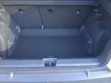 CUPRA Raval PLUS 37 kWh 99 kW/135 PS in Nevada-Weiß Metallic
