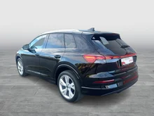 Audi Q4 e-tron performance in Mythosschwarz metallic