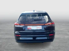 Audi Q4 e-tron performance in Mythosschwarz metallic
