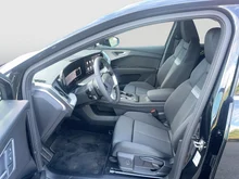 Audi Q4 e-tron performance in Mythosschwarz metallic