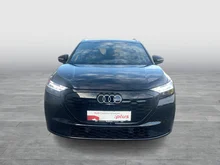 Audi Q4 e-tron performance in Mythosschwarz metallic