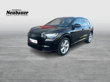Audi Q4 e-tron performance in Mythosschwarz metallic