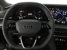 Audi Q5 e-hybrid quattro 270 KW in Daytonagrau Perleffekt