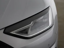 Audi A4 Avant 35 TFSI advanced in FLORETTSILBER METALLIC