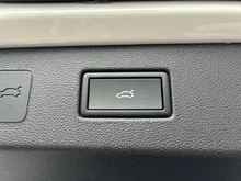VW T-Roc R-Line eTSI DSG in Pure White Dach Black Uni