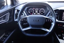 Audi Q4 e-tron 50 e-tron quattro in Mythosschwarz metallic
