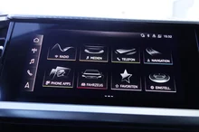 Audi Q4 e-tron 50 e-tron quattro in Mythosschwarz metallic
