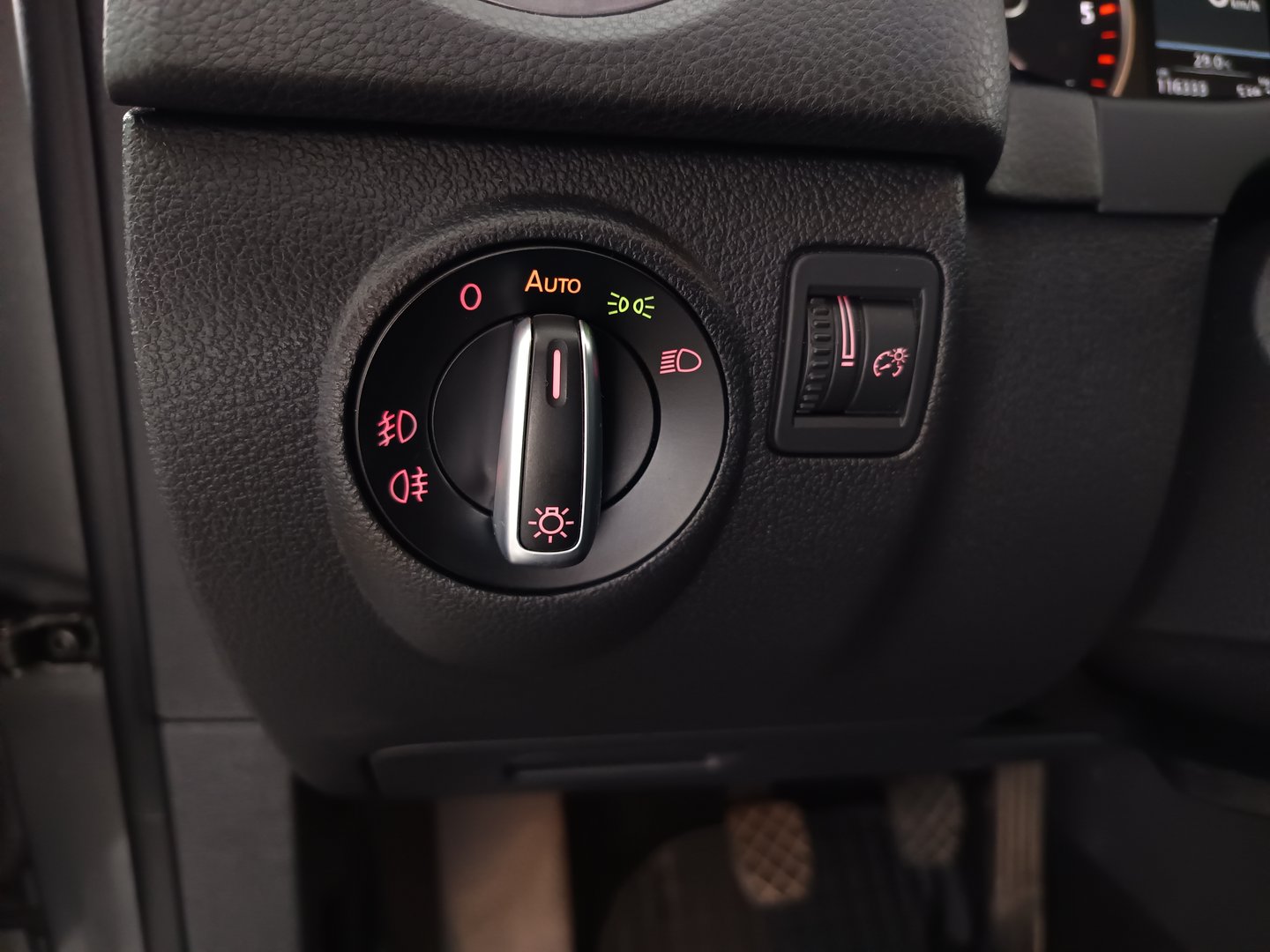 VW Tiguan Karat TDI BMT | Bild 12 von 30