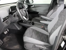 VW ID.4 Pro Performance 150 kW in Grenadillschwarz Metallic