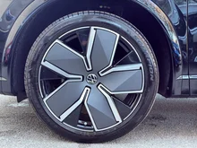 VW Tiguan Sport eTSI DSG in Grenadillschwarz Metallic
