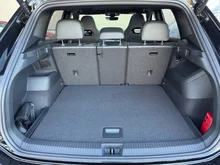 VW Tiguan Sport eTSI DSG in Grenadillschwarz Metallic