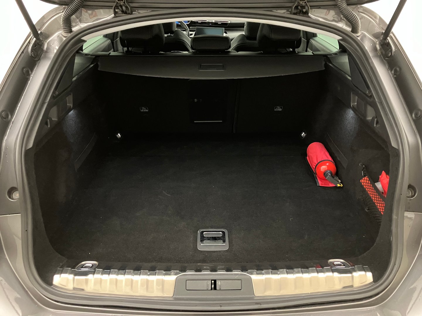 Peugeot 508 SW 1,5 BlueHDi 130 EAT8 S&S Allure Aut. | Bild 29 von 31
