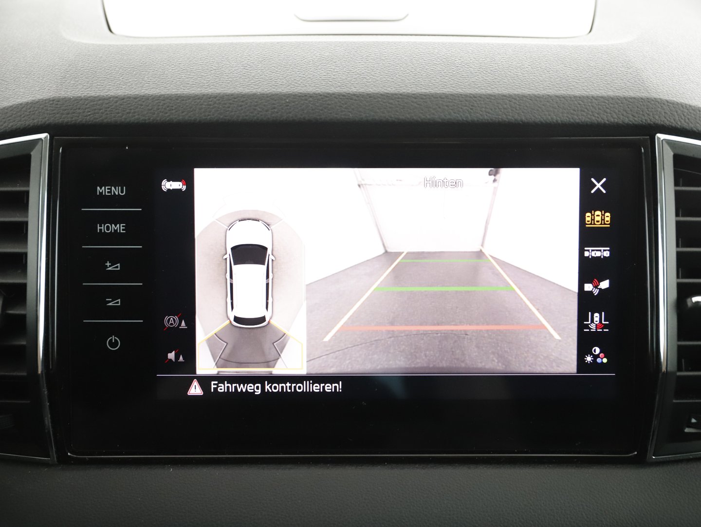 Škoda KAROQ Style SC TDI DSG | Bild 16 von 25