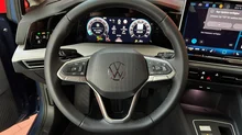 VW Golf Variant Business mHeV DSG in Anemonenblau Metallic