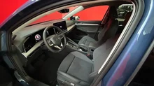 VW Golf Variant Business mHeV DSG in Anemonenblau Metallic