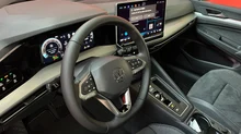 VW Golf Variant Business mHeV DSG in Anemonenblau Metallic
