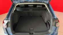 VW Golf Variant Business mHeV DSG in Anemonenblau Metallic