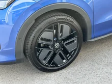 VW T-Roc R-Line eTSI DSG in Celestial Blue