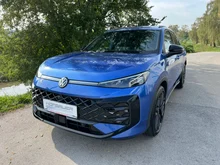VW T-Roc R-Line eTSI DSG in Celestial Blue