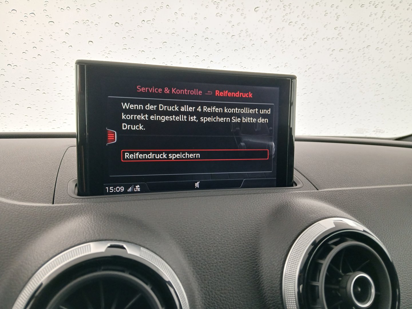 Audi A3 Cabriolet 1.4 TFSI COD intense | Bild 23 von 29