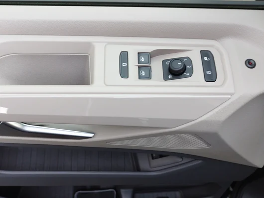 Bild eines VW Multivan Business ÜH TDI