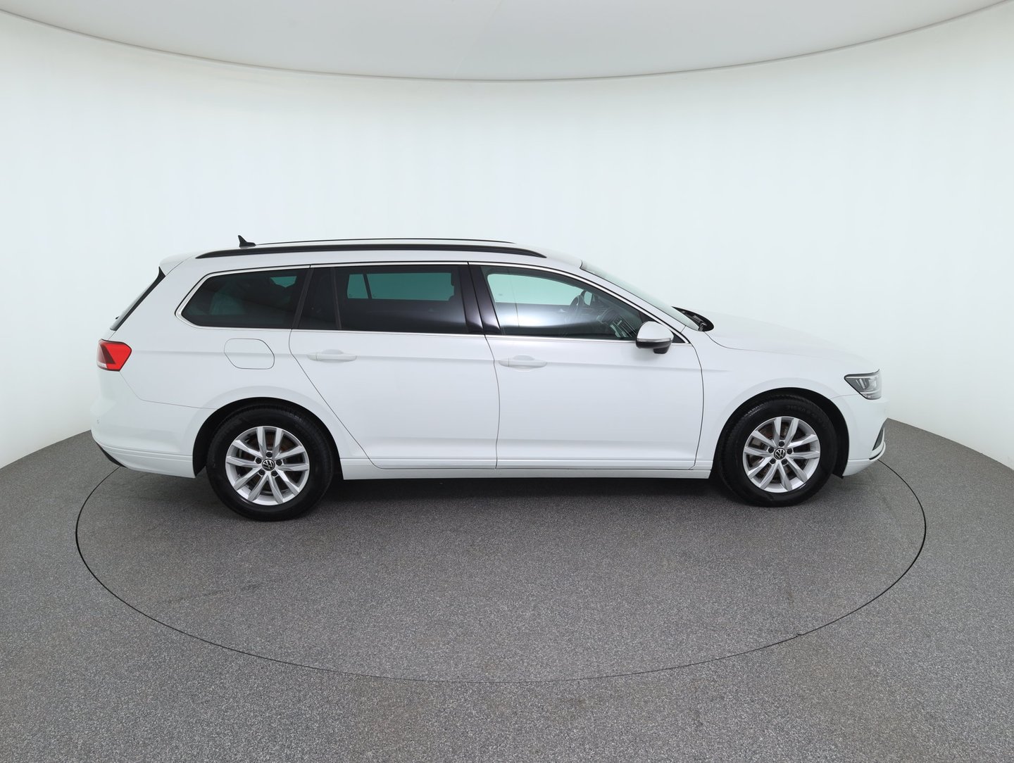 VW Passat Variant Business TDI DSG | Bild 4 von 32