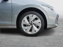 VW Golf Variant Business mHeV DSG in Oyster Silver Metallic