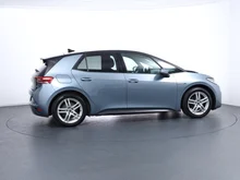 VW ID.3 Pro Performance 150 kW Family in Stonewashed Blue Metallic Dach Schwarz