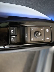 VW ID.3 Pro Performance 150 kW Family in Stonewashed Blue Metallic Dach Schwarz