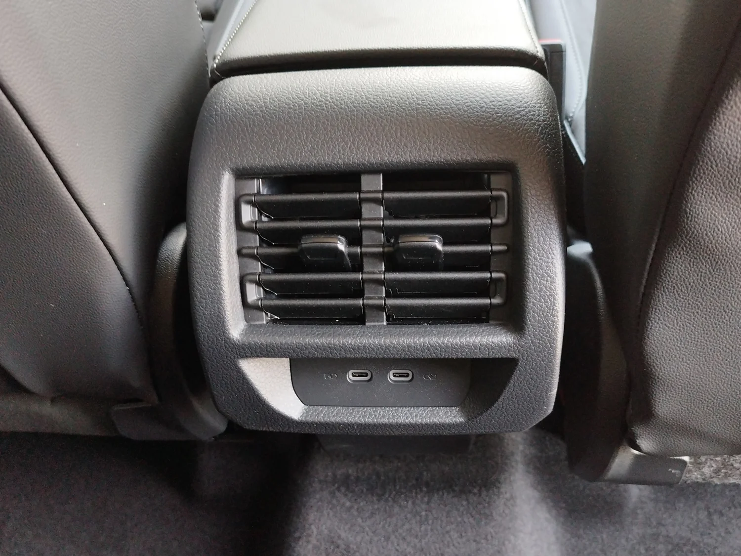 Bild eines VW Caddy Edition eHybrid 110 kW