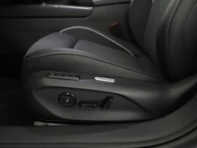 VW Passat Variant Business eHybrid 150kW in Diabasgrau Metallic