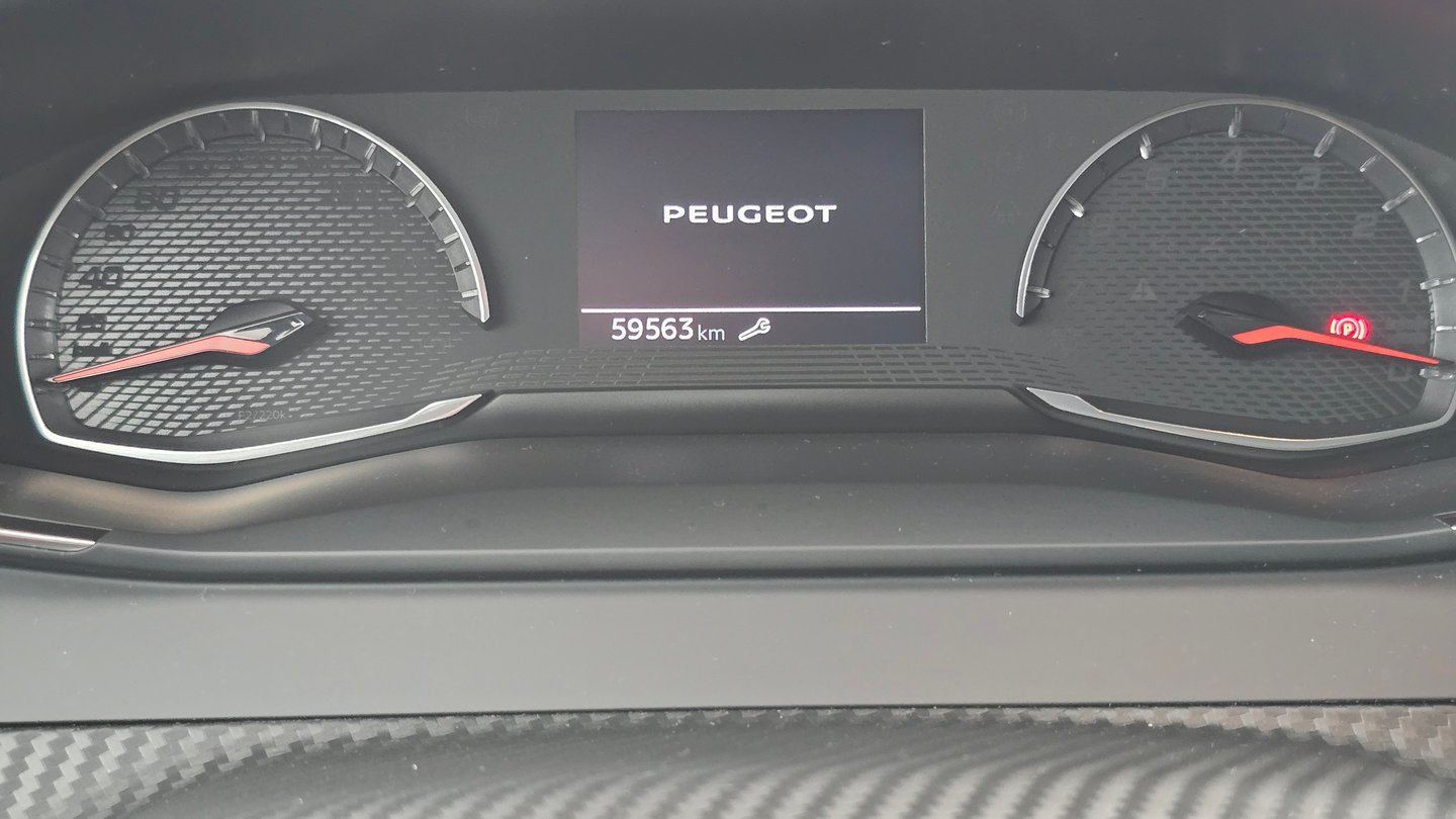 Peugeot 208 Allure BlueHDi 100 S&S | Bild 14 von 24