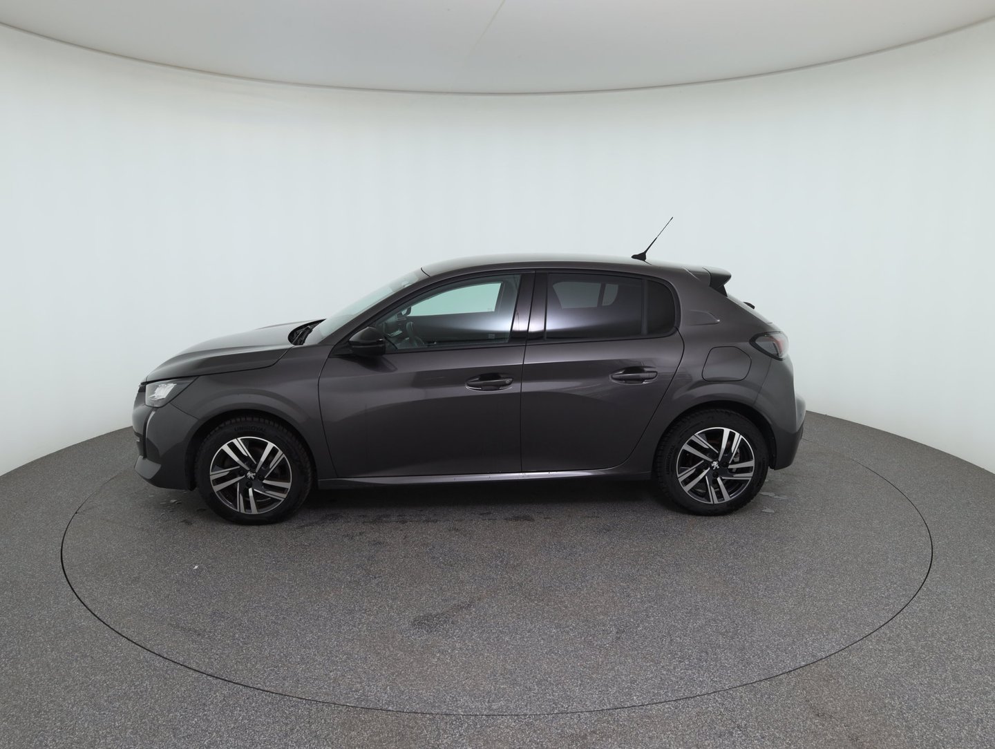 Peugeot 208 Allure BlueHDi 100 S&S | Bild 8 von 24