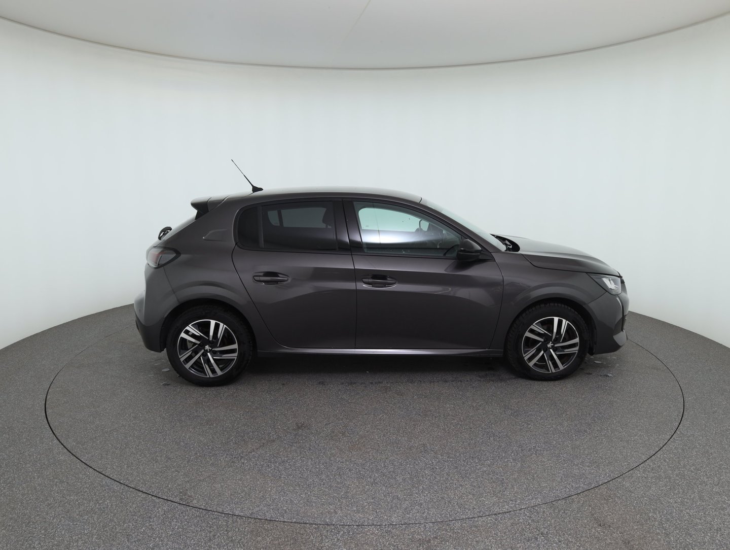 Peugeot 208 Allure BlueHDi 100 S&S | Bild 4 von 24