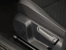 VW T-Roc R-Line eTSI DSG in Celestial Blue Dach Black Uni