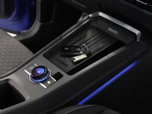 VW T-Roc R-Line eTSI DSG in Celestial Blue Dach Black Uni