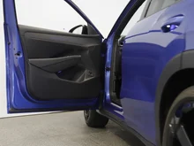 VW T-Roc R-Line eTSI DSG in Celestial Blue Dach Black Uni