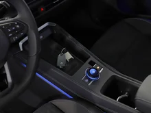 VW T-Roc R-Line eTSI DSG in Celestial Blue Dach Black Uni
