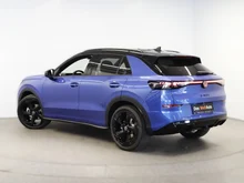 VW T-Roc R-Line eTSI DSG in Celestial Blue Dach Black Uni