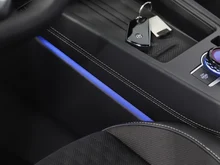 VW T-Roc R-Line eTSI DSG in Celestial Blue Dach Black Uni